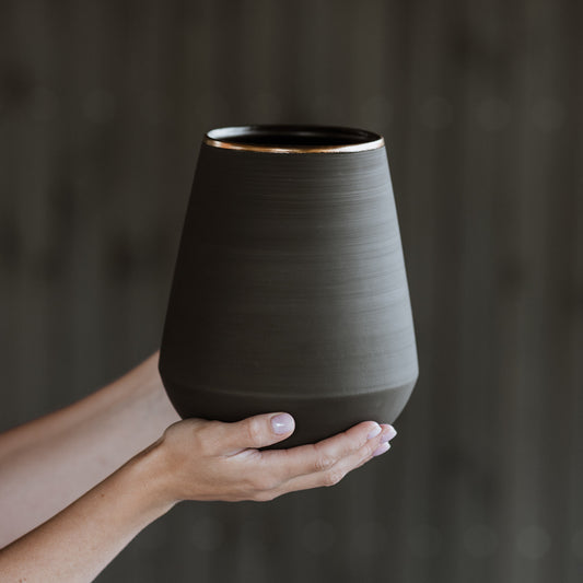 Vase · Eclipse Gold