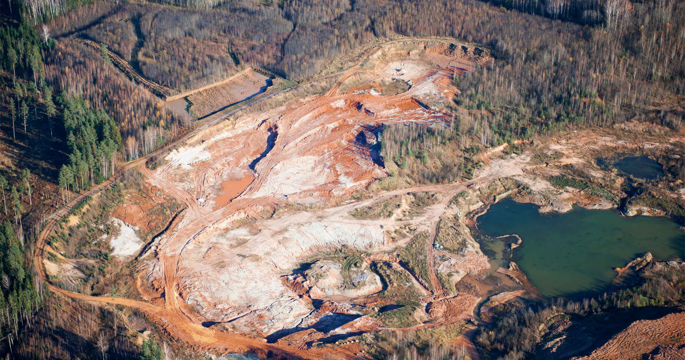 Lode clay-pit where we obtain the unique Devonian period clay for the production of our products.